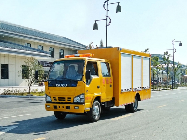 五十鈴雙排座搶險車